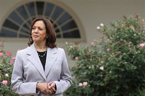 US VP reaffirms commitment to defense of Philippines .